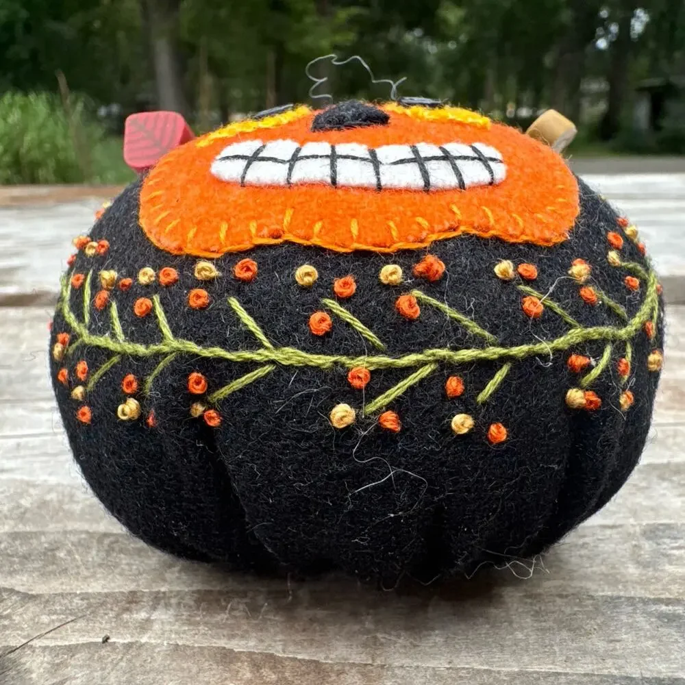 Halloween Felt Pumpkin Jack-o'-lantern plush decoration Pin Cushion